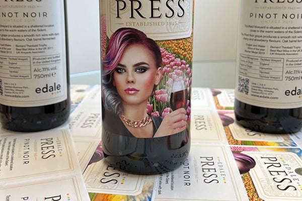 Muestra de etiqueta de botella de vino